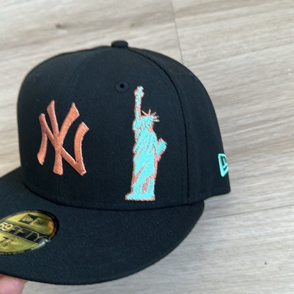 COPY - New Era 59 FIFTY Fitted "New York Yankees" Statue Of Liberty Copper - Picture 5 of 6